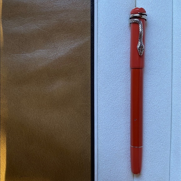 Montblanc Heritage Special Edition Rouge Et Noir Coral Rollerball Pen - Picture 6 of 9